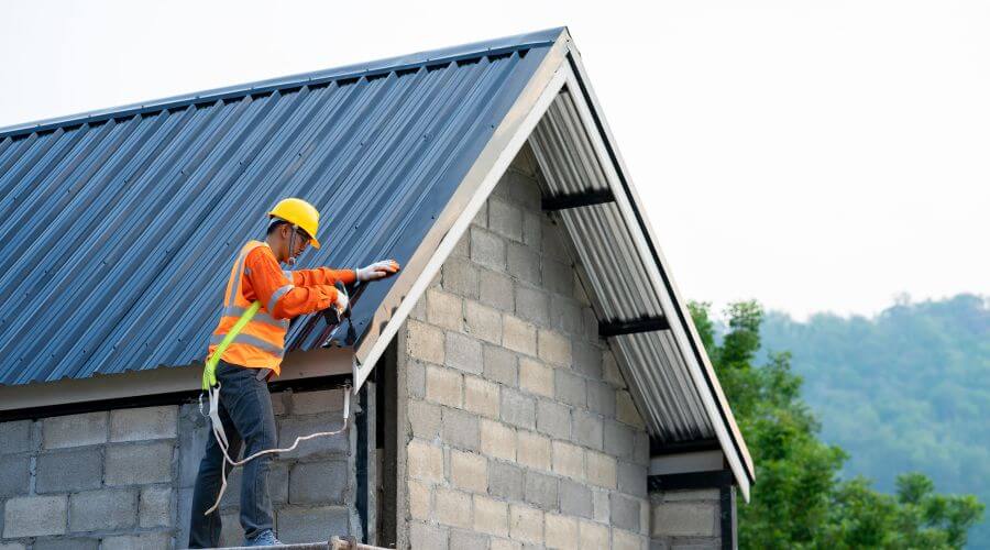 Professional gutter cleaning in Keystone Heights, FL